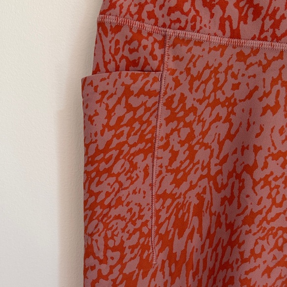 Athleta Salutation Stash Pocket 7/8 Tight - Picture 6 of 8